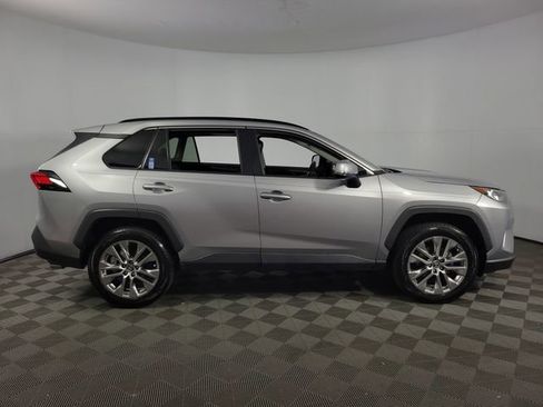 Used 2021 Toyota RAV4 XLE Premium FWD image 10