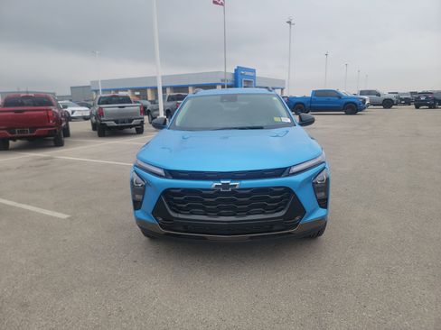 Certified 2025 Chevrolet Trax ACTIV w/ Driver Confidence Package image 2