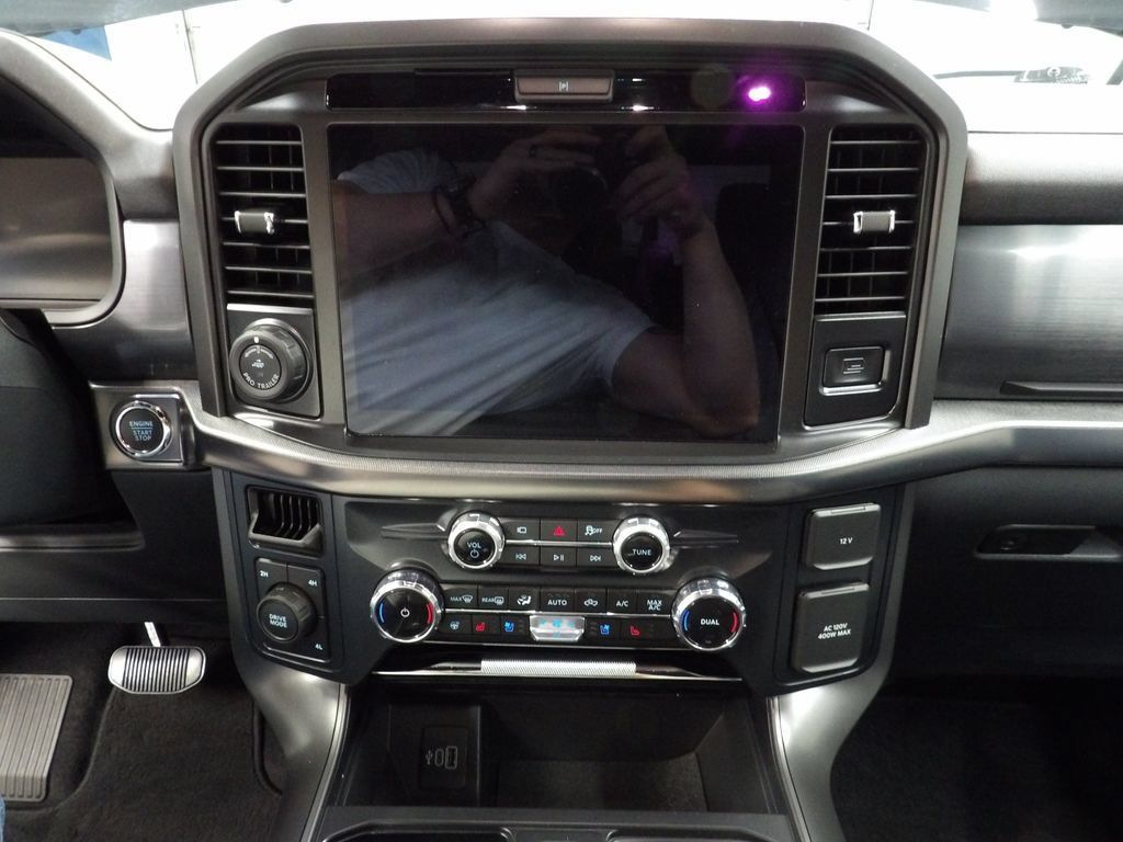 Used 2025 Ford F150 Lariat AWD/4WD image 20
