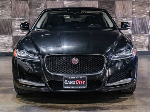 Used 2020 Jaguar XF Prestige RWD image 6