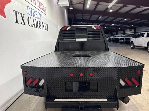 Used 2022 Chevrolet Silverado 2500 LT w/ Convenience Package image 6