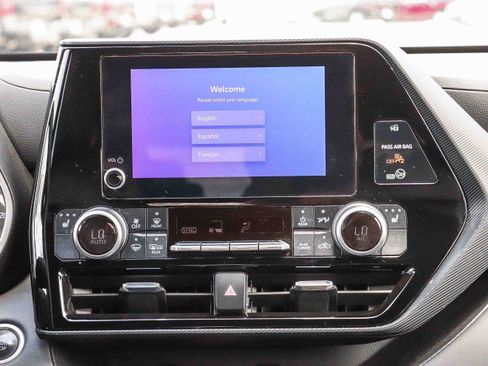 Certified 2024 Toyota Highlander XSE FWD image 15