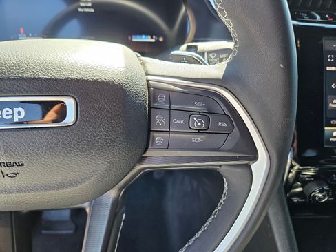 Used 2023 Jeep Grand Cherokee Altitude AWD/4WD image 20