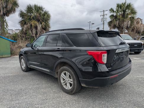 Used 2023 Ford Explorer XLT AWD/4WD image 6