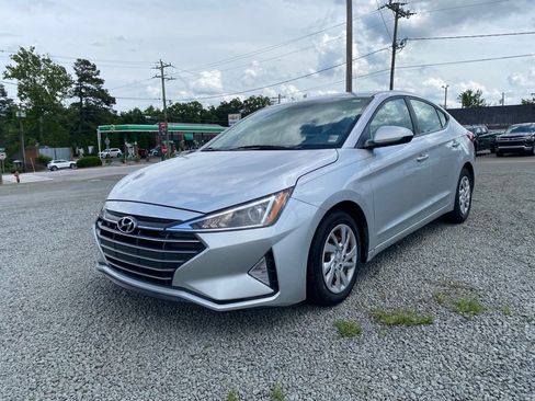 Used 2019 Hyundai Elantra SE FWD image 8