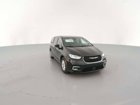 New 2026 Chrysler Pacifica Select image 17