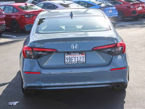Used 2022 Honda Civic Sport image 8