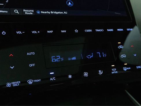 Used 2024 Hyundai Tucson Limited AWD/4WD image 17