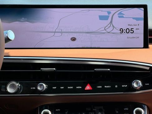 Certified 2026 Genesis GV70 2.5T Advanced image 9