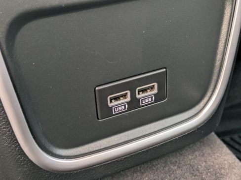 Used 2015 Chrysler 300 Limited image 14