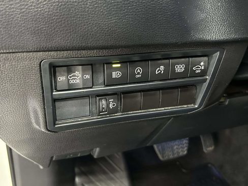 Used 2024 Toyota Tundra SR5 w/ SR5 Convenience Package AWD/4WD image 20