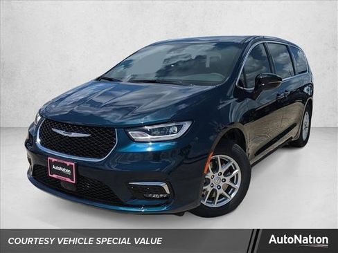 New 2025 Chrysler Pacifica Select image 1