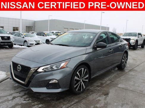 Certified 2021 Nissan Altima 2.5 SR image 3