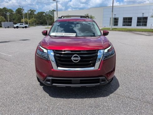 Used 2024 Nissan Pathfinder SV FWD image 10
