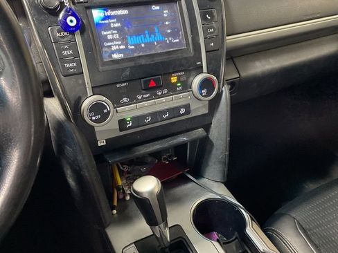 Used 2014 Toyota Camry SE image 8