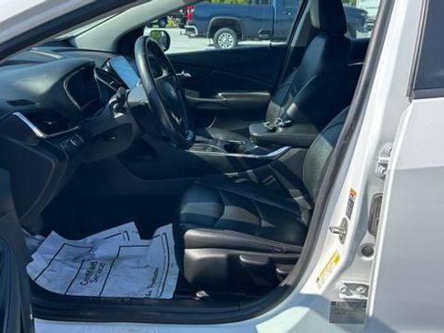 Used 2016 Chevrolet Volt Premier w/ Driver Confidence Package FWD image 15