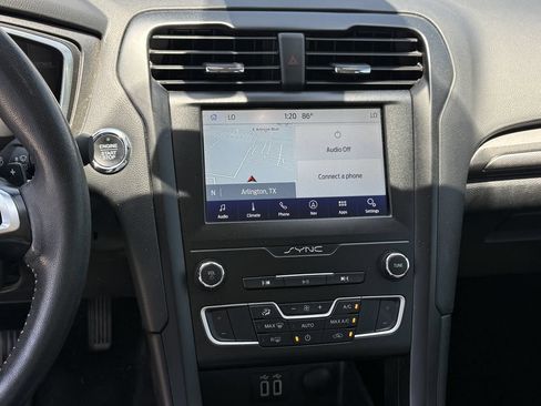 Used 2019 Ford Fusion SE w/ Equipment Group 151A FWD image 15