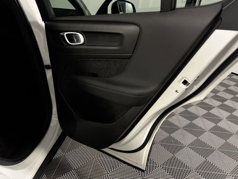 Used 2024 Volvo C40 P8 Recharge Plus w/ Climate Package image 31