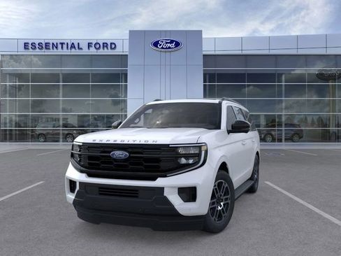 New 2026 Ford Expedition Active RWD image 2