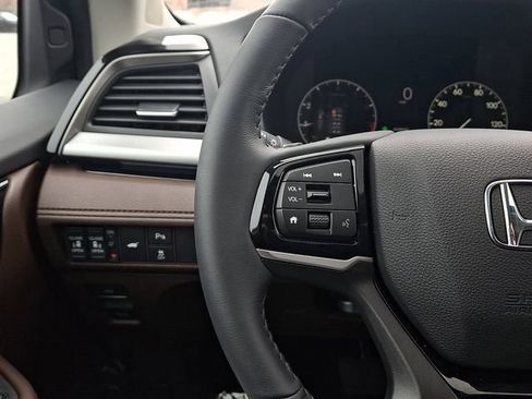 Certified 2026 Honda Odyssey Touring image 22