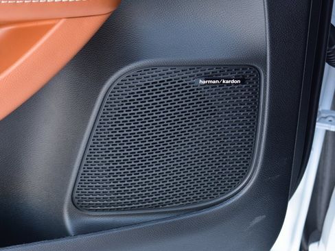 New 2026 Chrysler Pacifica Pinnacle image 17