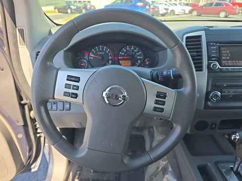 Used 2017 Nissan Frontier SV image 16