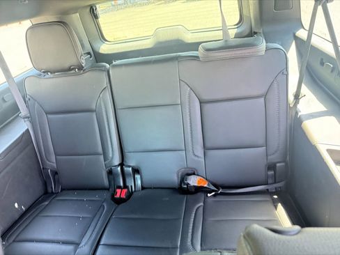Used 2022 GMC Yukon XL Denali AWD/4WD image 10