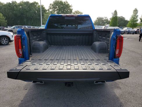 Used 2024 GMC Sierra 1500 AT4 w/ Technology Package AWD/4WD image 9