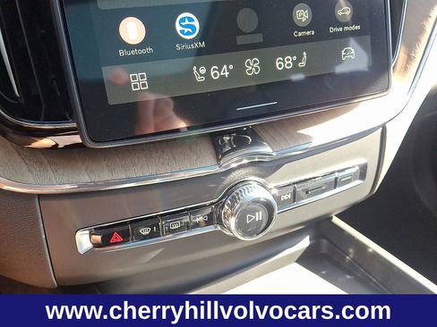 New 2026 Volvo XC60 B5 Plus w/ Climate Package image 17