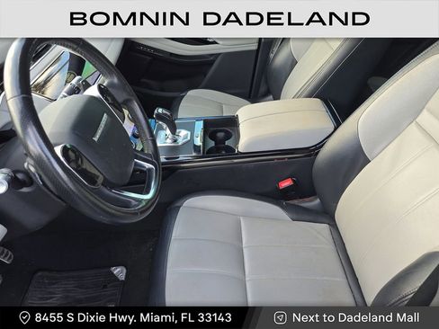 Used 2020 Land Rover Range Rover Evoque R-Dynamic SE image 17