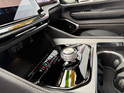 Used 2023 Jeep Wagoneer Series II image 24