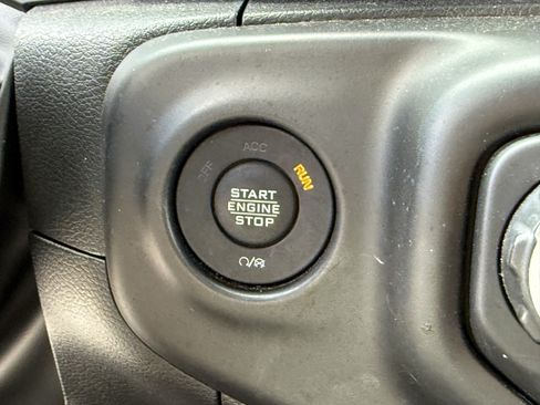 Used 2023 Jeep Wrangler Unlimited Sahara AWD/4WD image 25
