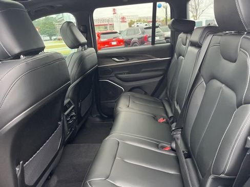 New 2026 Jeep Grand Cherokee Limited w/ Limited Altitude Package AWD/4WD image 13