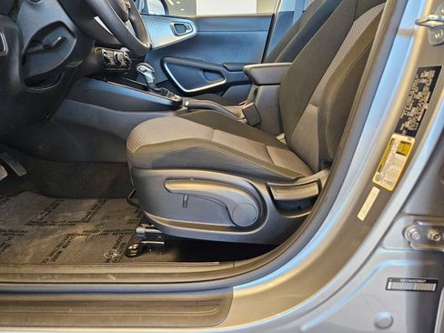 Used 2025 Kia Soul LX w/ LX Technology Package image 15