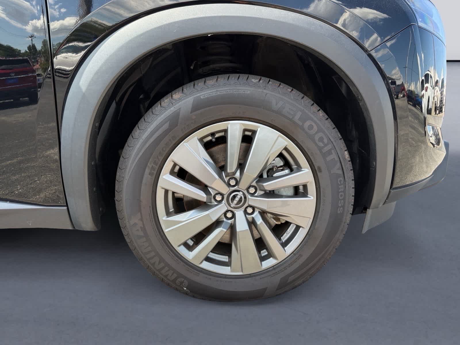 Used 2025 Nissan Pathfinder SV AWD/4WD image 9