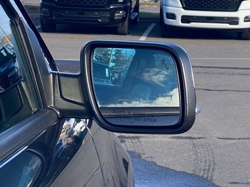 Used 2019 Ford Explorer XLT w/ Equipment Group 202A image 16