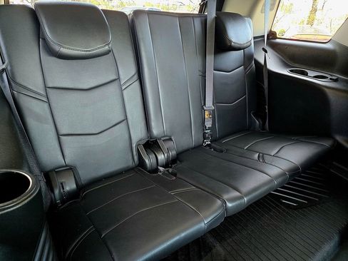 Used 2019 Cadillac Escalade Premium Luxury image 30