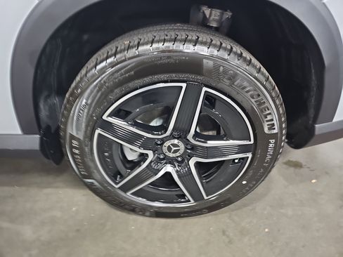 New 2026 Mercedes-Benz GLC 300 image 35