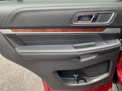 Used 2017 Ford Explorer Platinum AWD/4WD image 25