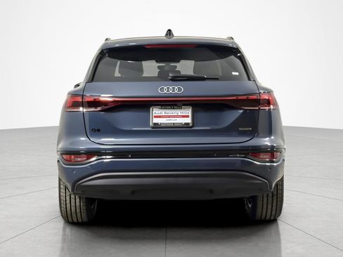 Used 2025 Audi Q6 e-tron Premium AWD/4WD image 4