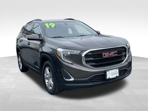 Used 2019 GMC Terrain SLE w/ Driver Convenience Package AWD/4WD image 3