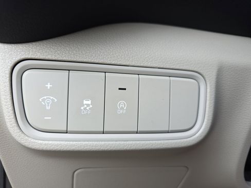 Certified 2025 Kia Soul LX w/ LX Technology Package FWD image 25