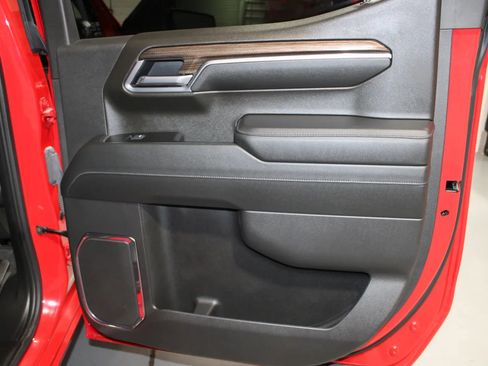 Used 2025 Chevrolet Silverado 1500 LT image 18