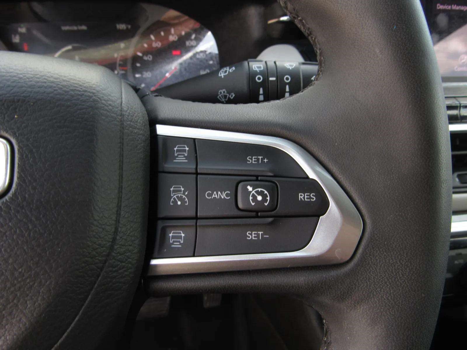 Used 2025 Jeep Compass Limited AWD/4WD image 24