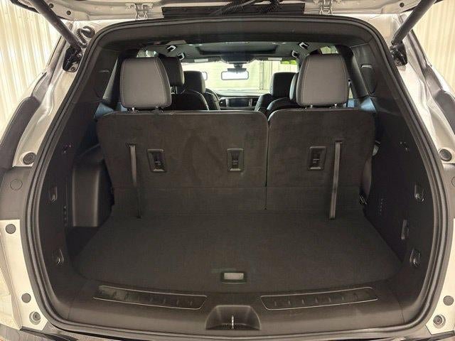 Used 2022 Buick Enclave Premium w/ Experience Buick Package AWD/4WD image 31