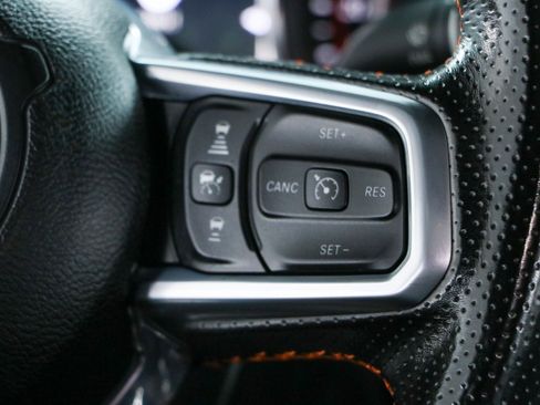 Used 2021 Jeep Gladiator Mojave AWD/4WD image 14