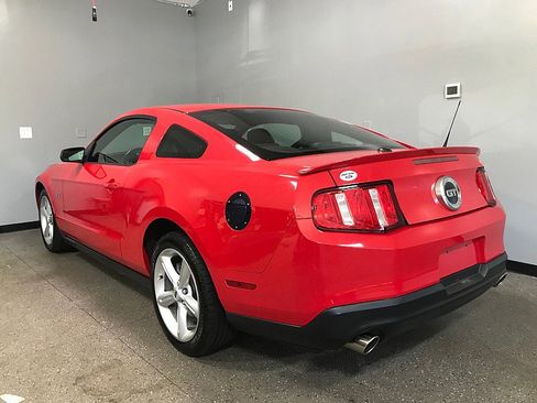 Used 2010 Ford Mustang GT RWD image 5