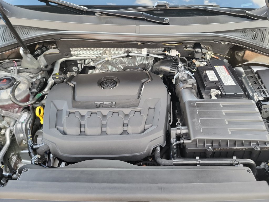 Used 2021 Volkswagen Tiguan SE R-Line FWD image 29