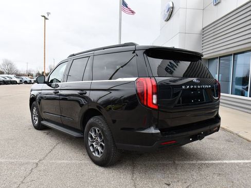 Used 2025 Ford Expedition Active AWD/4WD image 4
