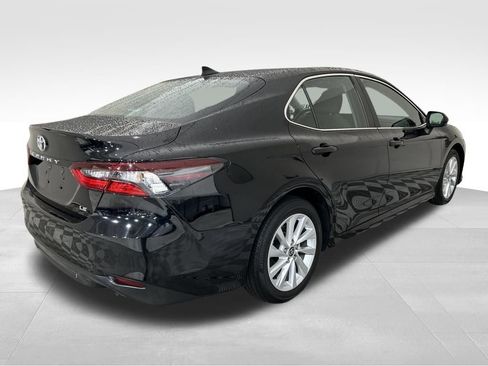 Used 2024 Toyota Camry LE image 5